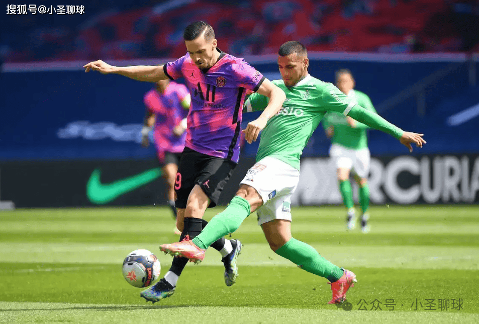 高登棋牌-球员连续进球，助球队逆转比分胜出